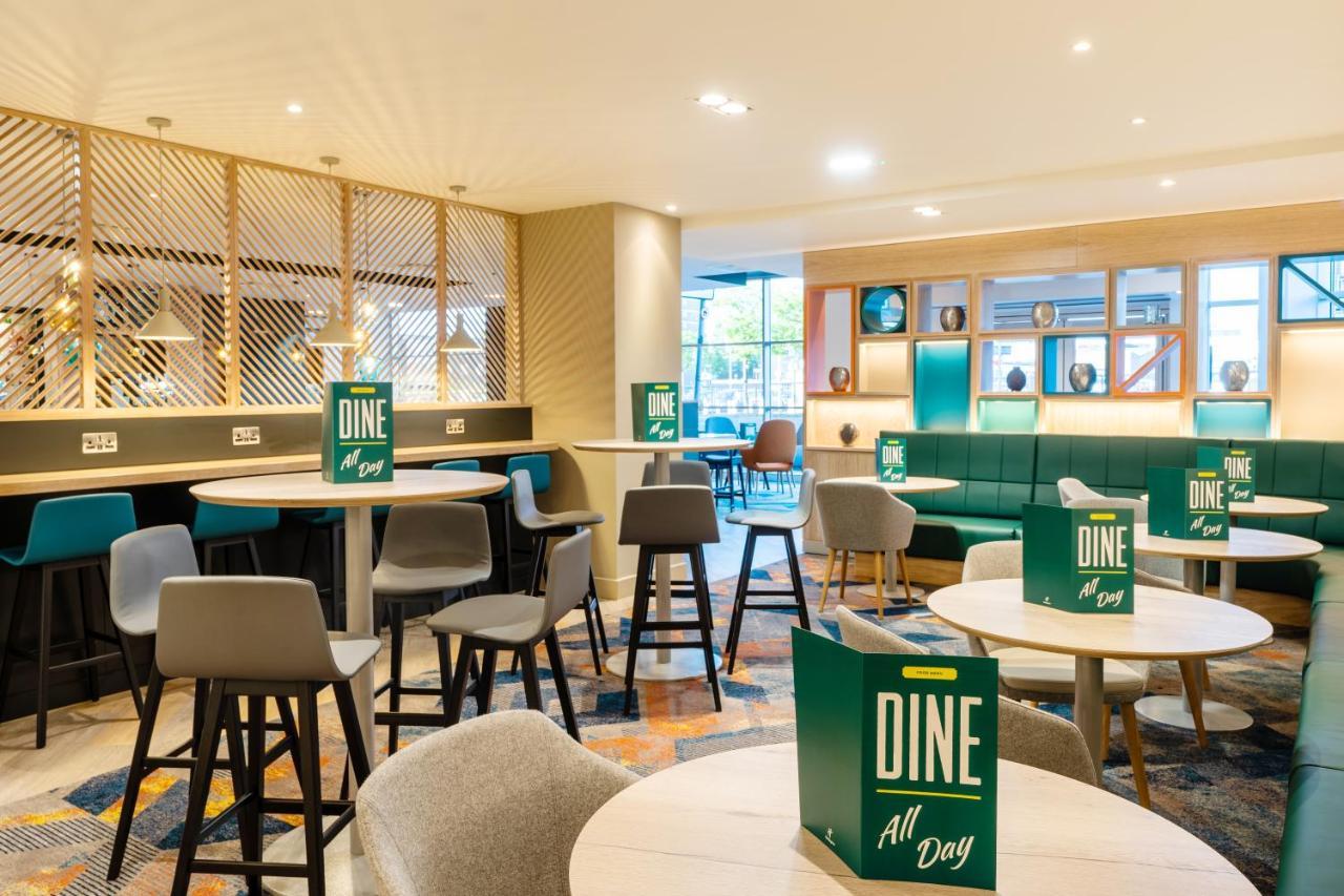 Holiday Inn Stevenage By Ihg Εξωτερικό φωτογραφία