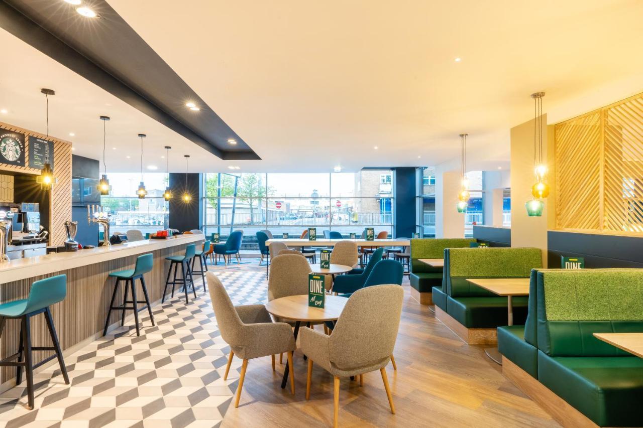 Holiday Inn Stevenage By Ihg Εξωτερικό φωτογραφία