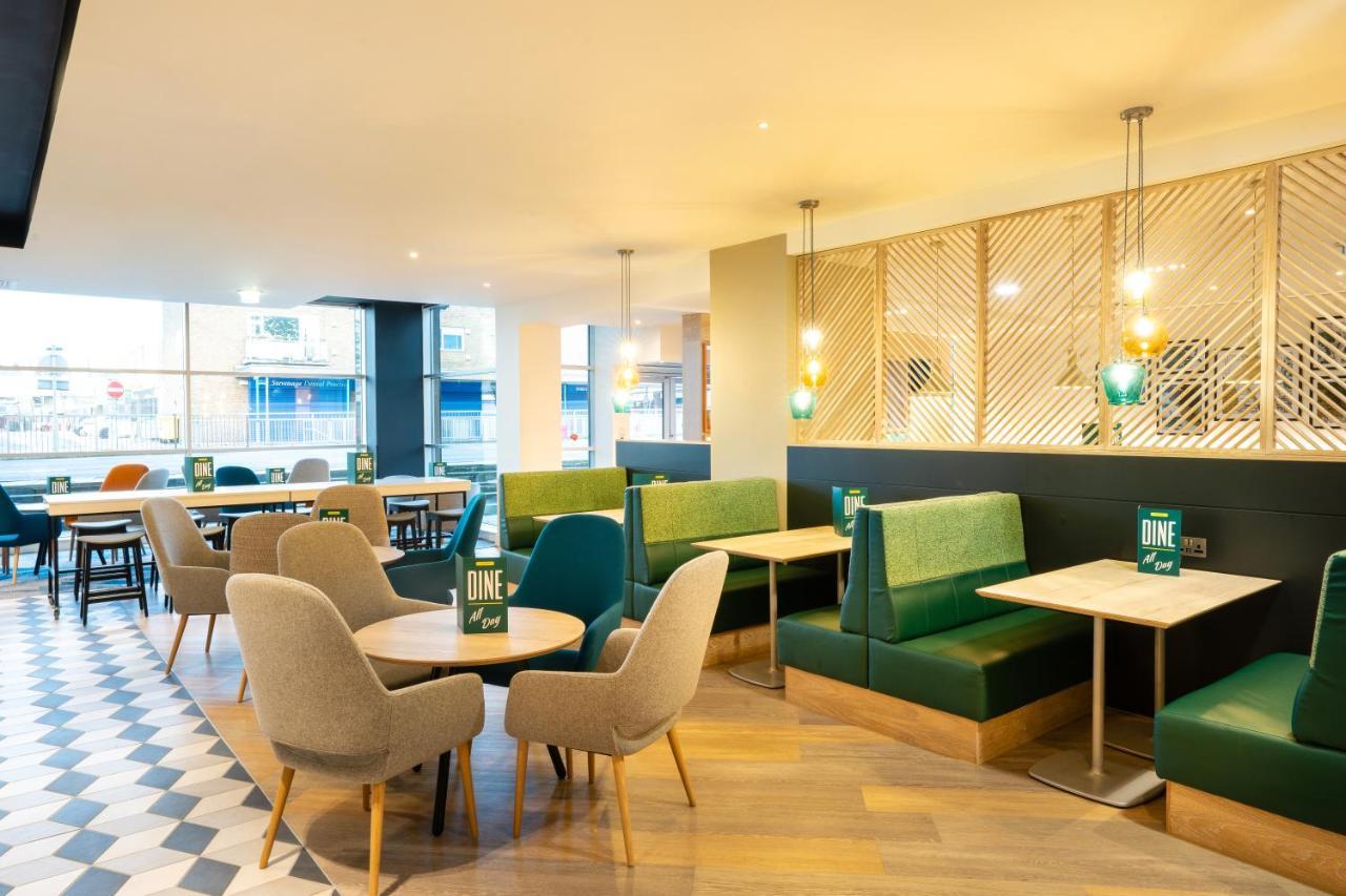 Holiday Inn Stevenage By Ihg Εξωτερικό φωτογραφία