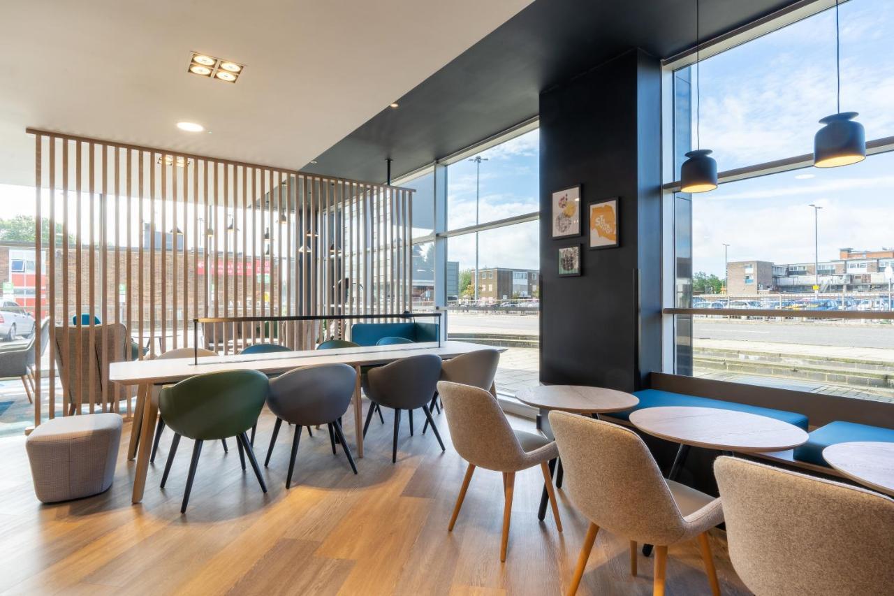 Holiday Inn Stevenage By Ihg Εξωτερικό φωτογραφία