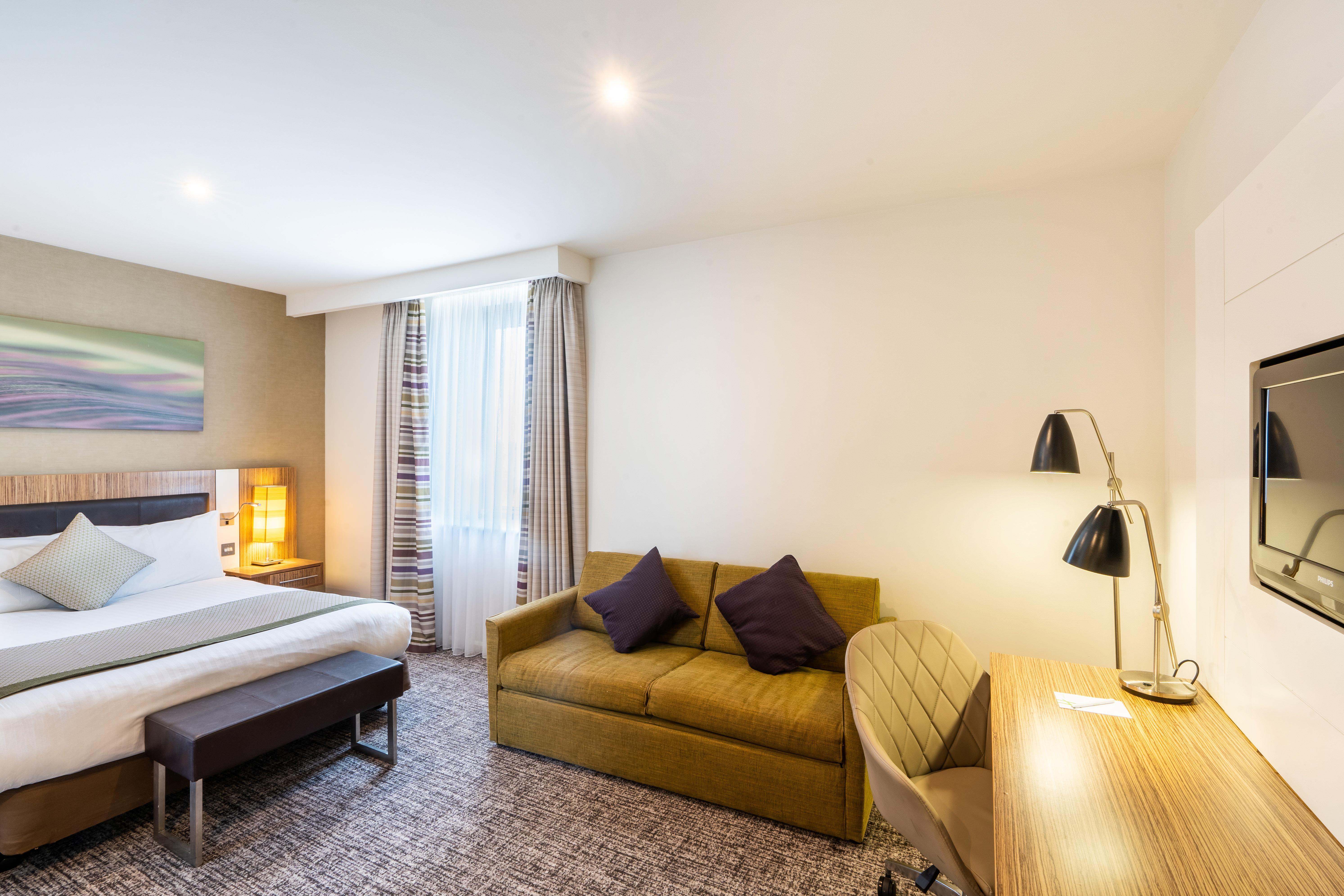 Holiday Inn Stevenage By Ihg Εξωτερικό φωτογραφία