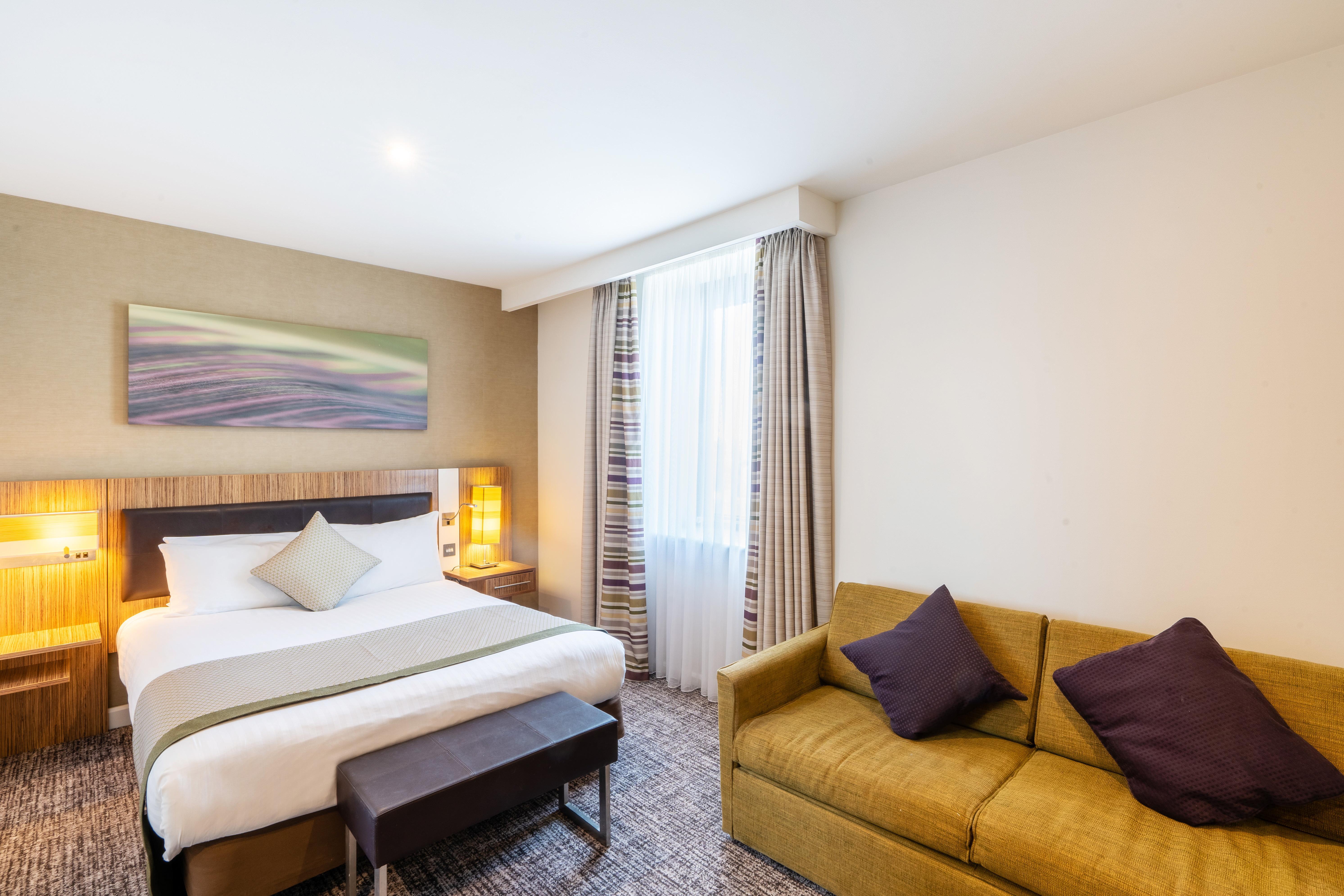 Holiday Inn Stevenage By Ihg Εξωτερικό φωτογραφία