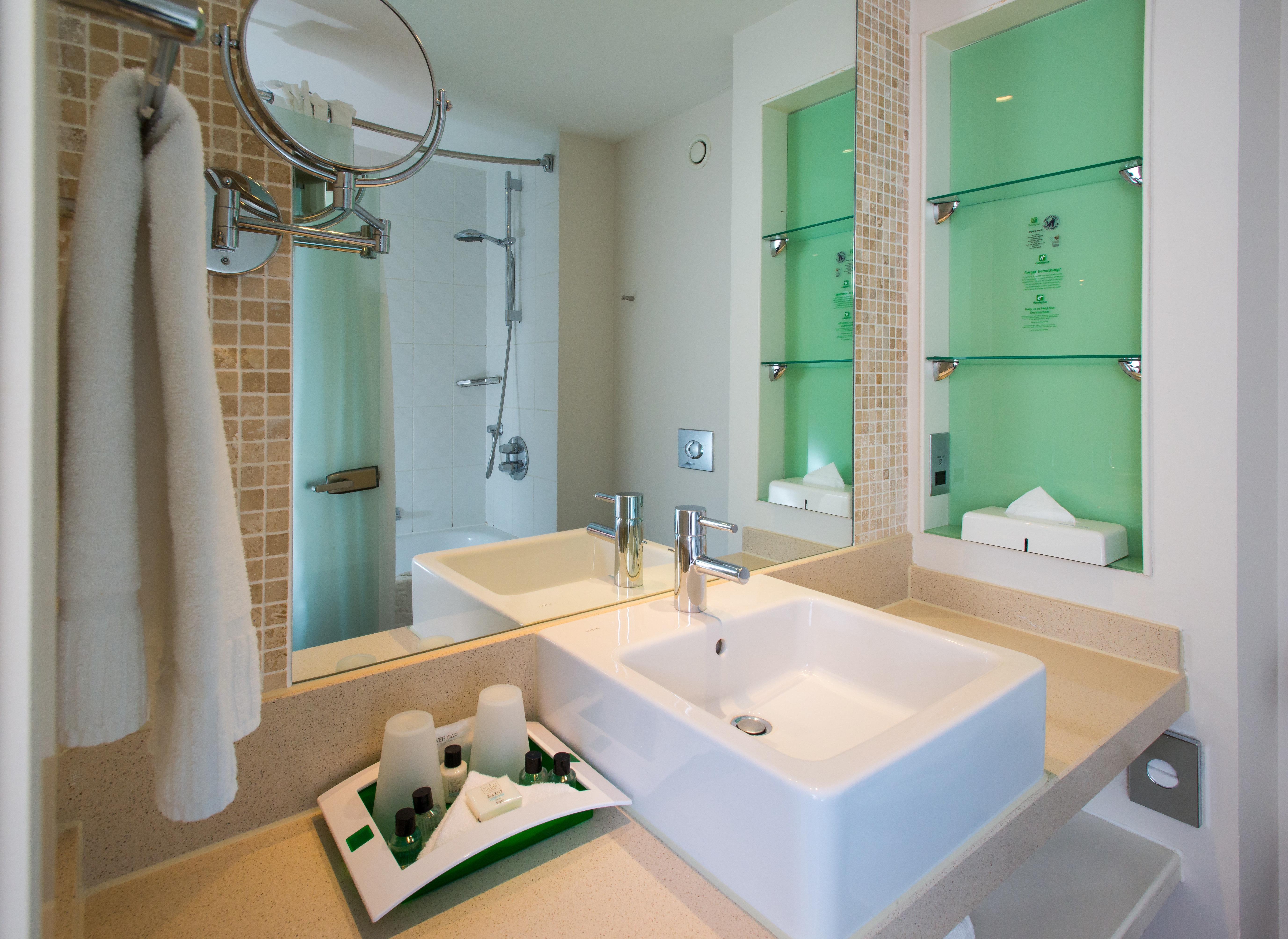 Holiday Inn Stevenage By Ihg Εξωτερικό φωτογραφία