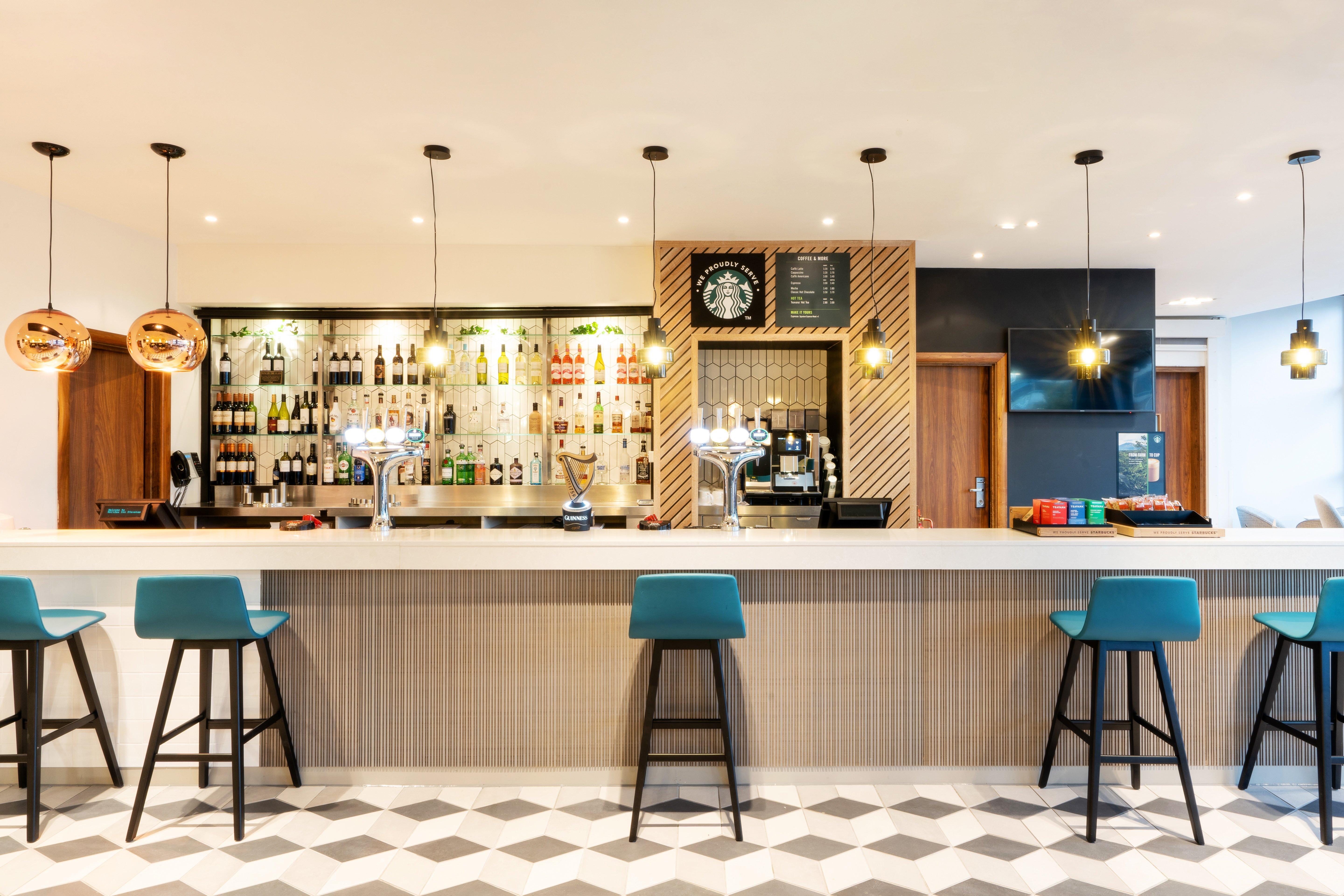 Holiday Inn Stevenage By Ihg Εξωτερικό φωτογραφία