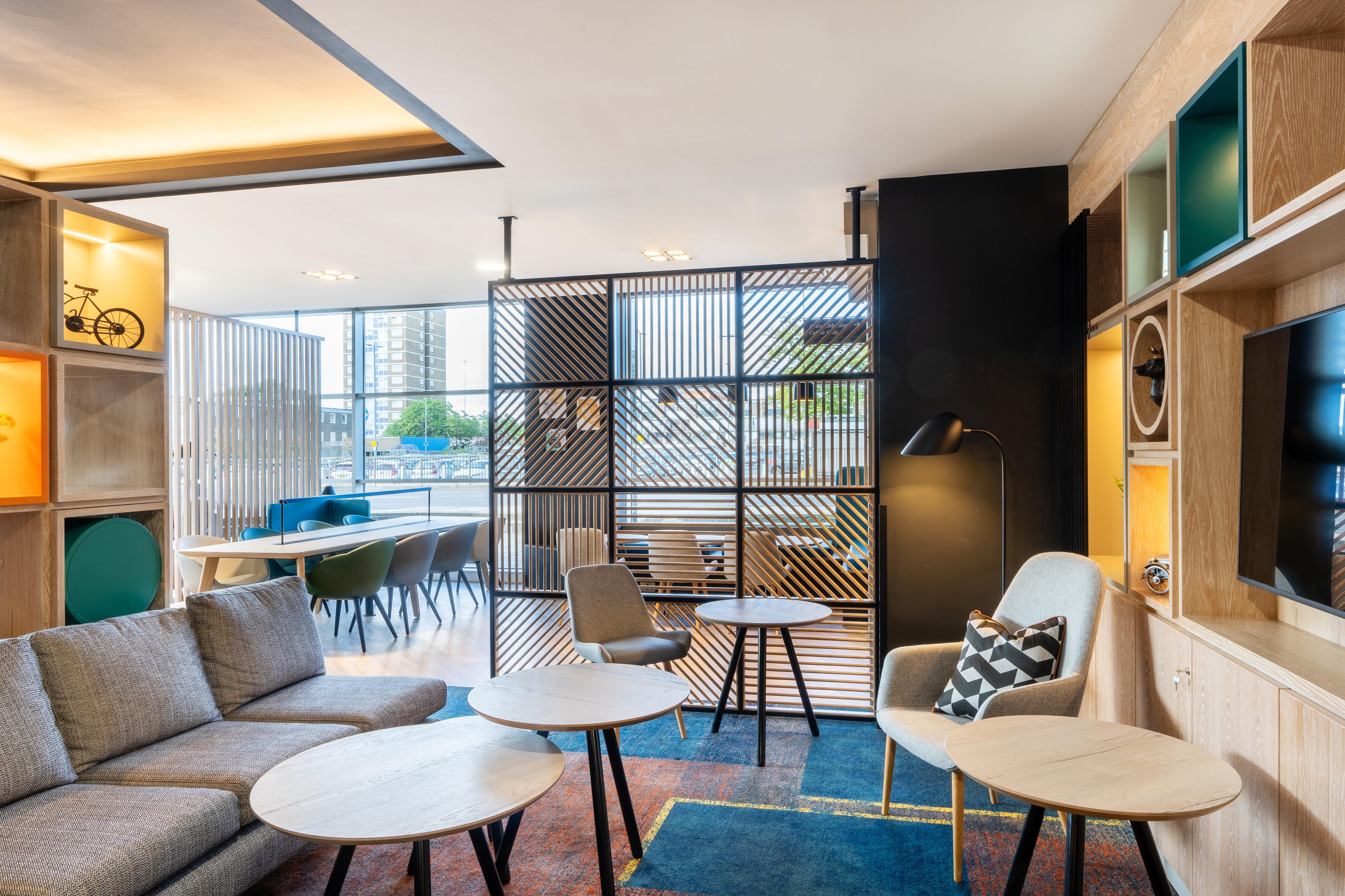 Holiday Inn Stevenage By Ihg Εξωτερικό φωτογραφία