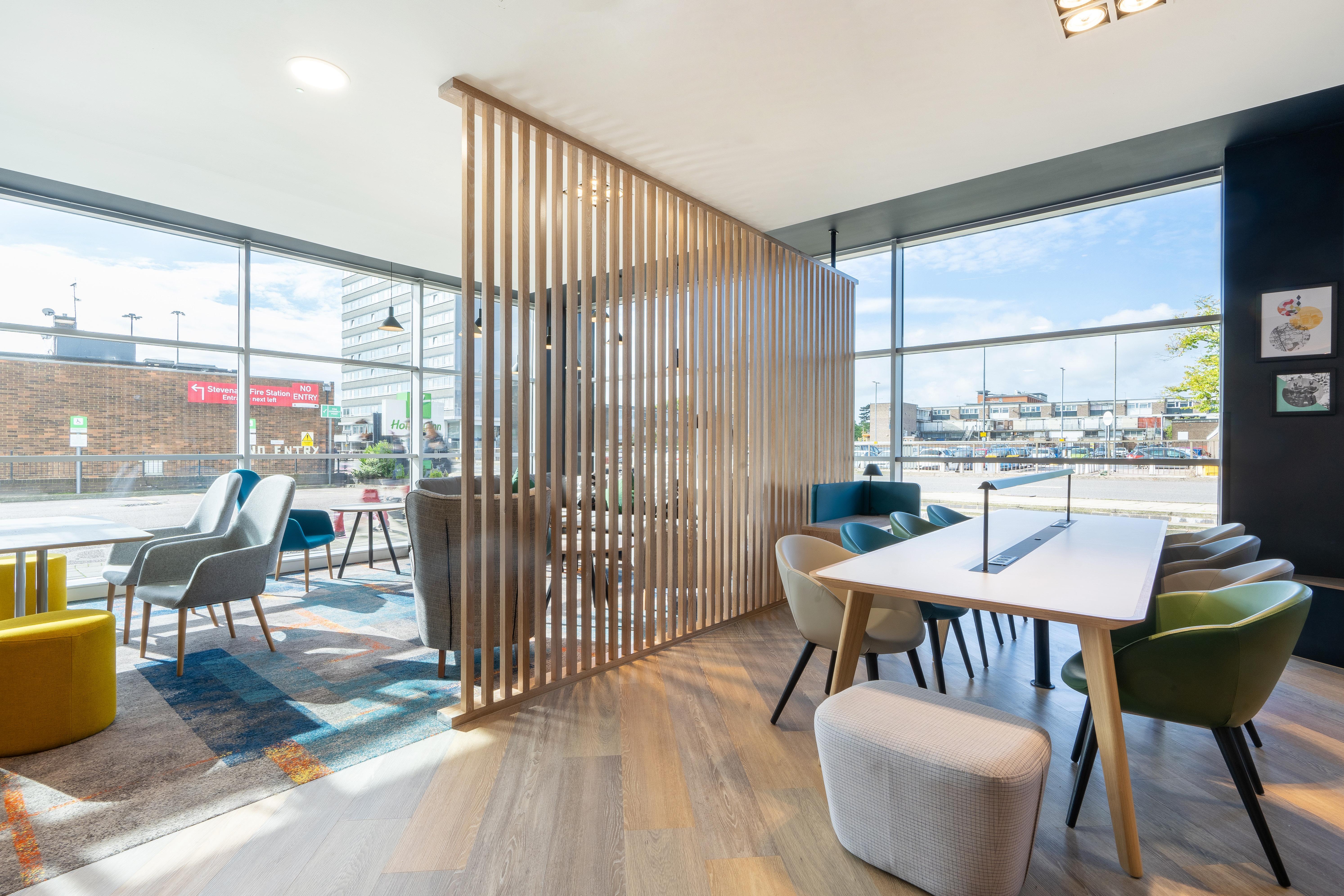 Holiday Inn Stevenage By Ihg Εξωτερικό φωτογραφία