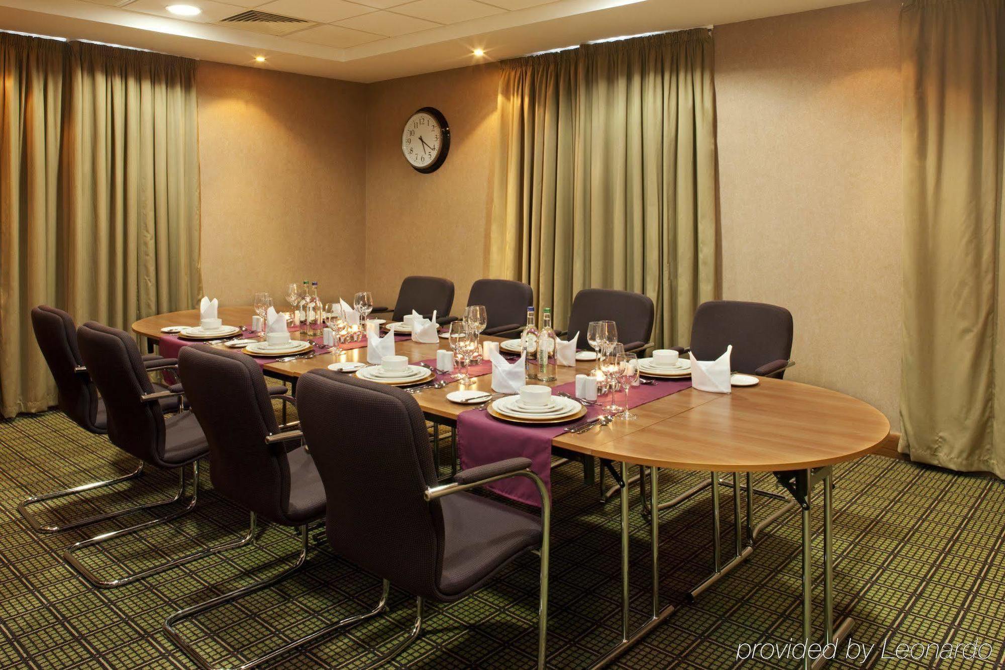 Holiday Inn Stevenage By Ihg Εστιατόριο φωτογραφία