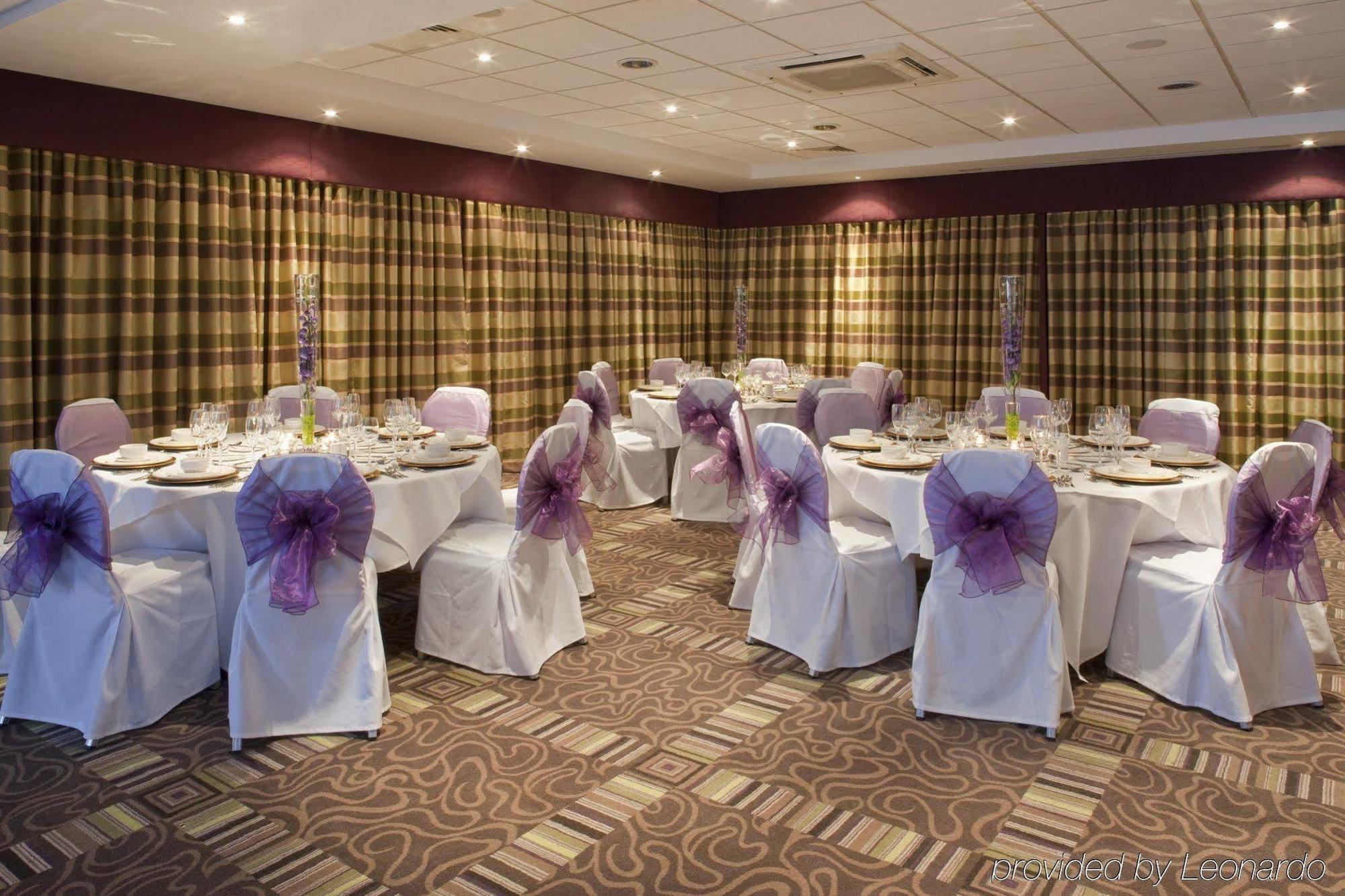 Holiday Inn Stevenage By Ihg Εστιατόριο φωτογραφία