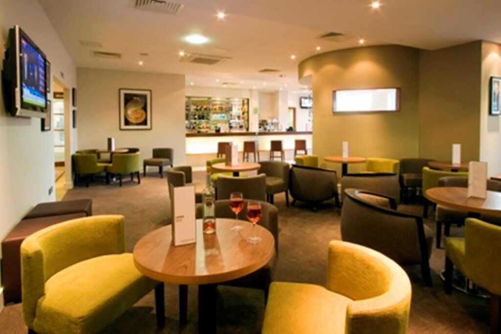 Holiday Inn Stevenage By Ihg Εξωτερικό φωτογραφία